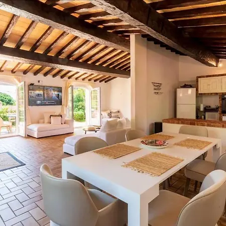 St-tropez/ramatuelle : 5br Avec Piscine *