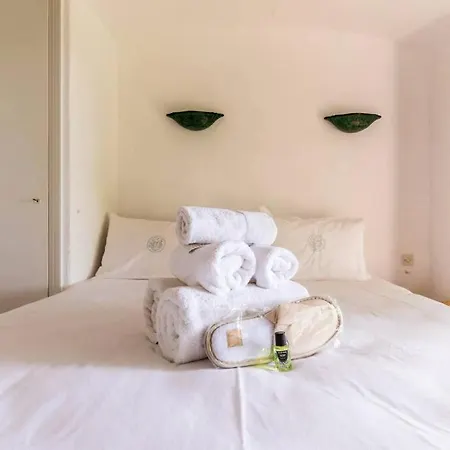 St-tropez/ramatuelle : 5br Avec Piscine Lejlighed
